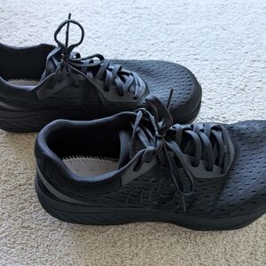 Men's Black Athletic Shoes